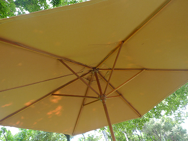 0001 sombrilla hexagonal madera tela tabaco 250xo300 2u